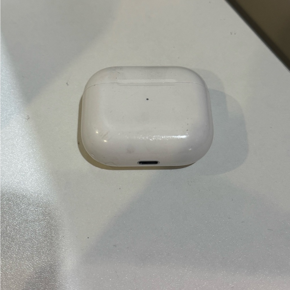 White Wireless Earbuds Case